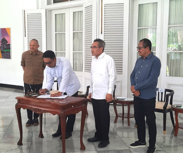 Penandatanganan Kesepakatan Bersama antara Pemerintah Daerah Provinsi Jawa Barat dengan Pemerintah Daerah Kabupaten Bantul